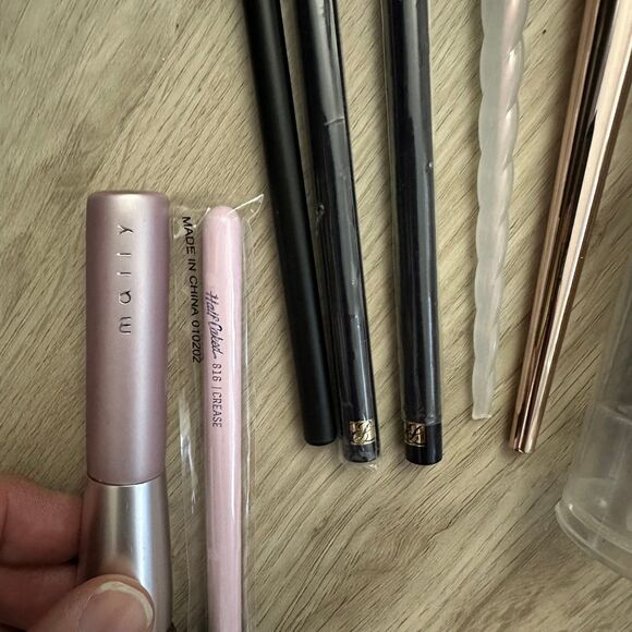 Makeup Bundle - 30 Pieces - Eyeshadows Blushes Lips Nails  Brushes Bags - Picture 7 of 12